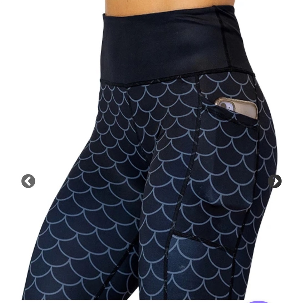 CVG Dragon Scale Capri Leggings